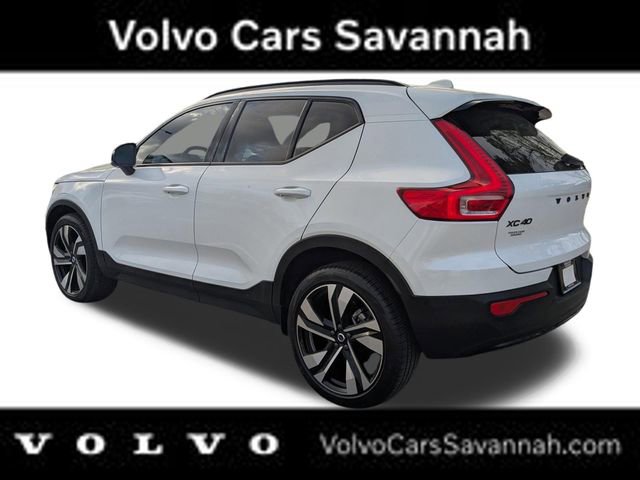 Certified 2023 Volvo XC40 B5 Ultimate w/ Protection Package Premier image 7