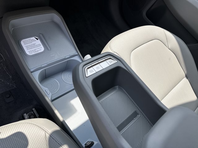 New 2027 Kia EV3 Wind FWD image 25