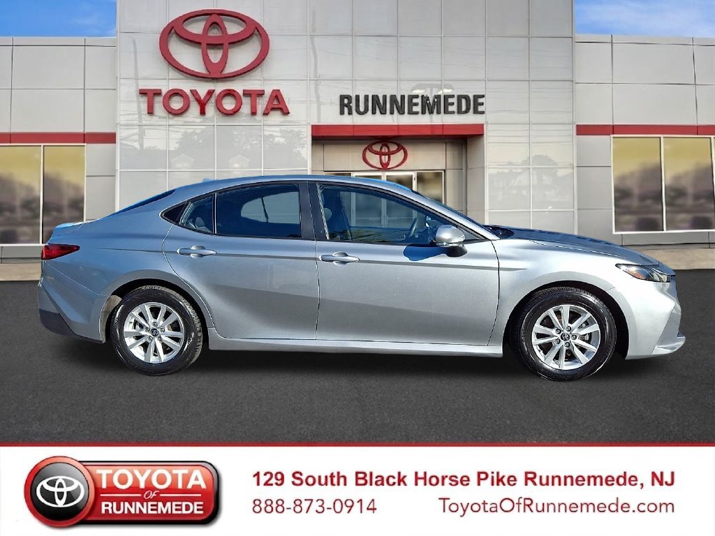 Certified 2025 Toyota Camry LE FWD image 7