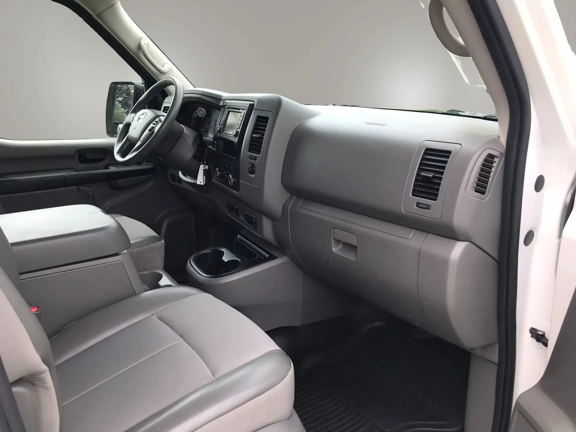 Used 2018 Nissan NV 2500 SV w/ Navigation Package RWD image 35