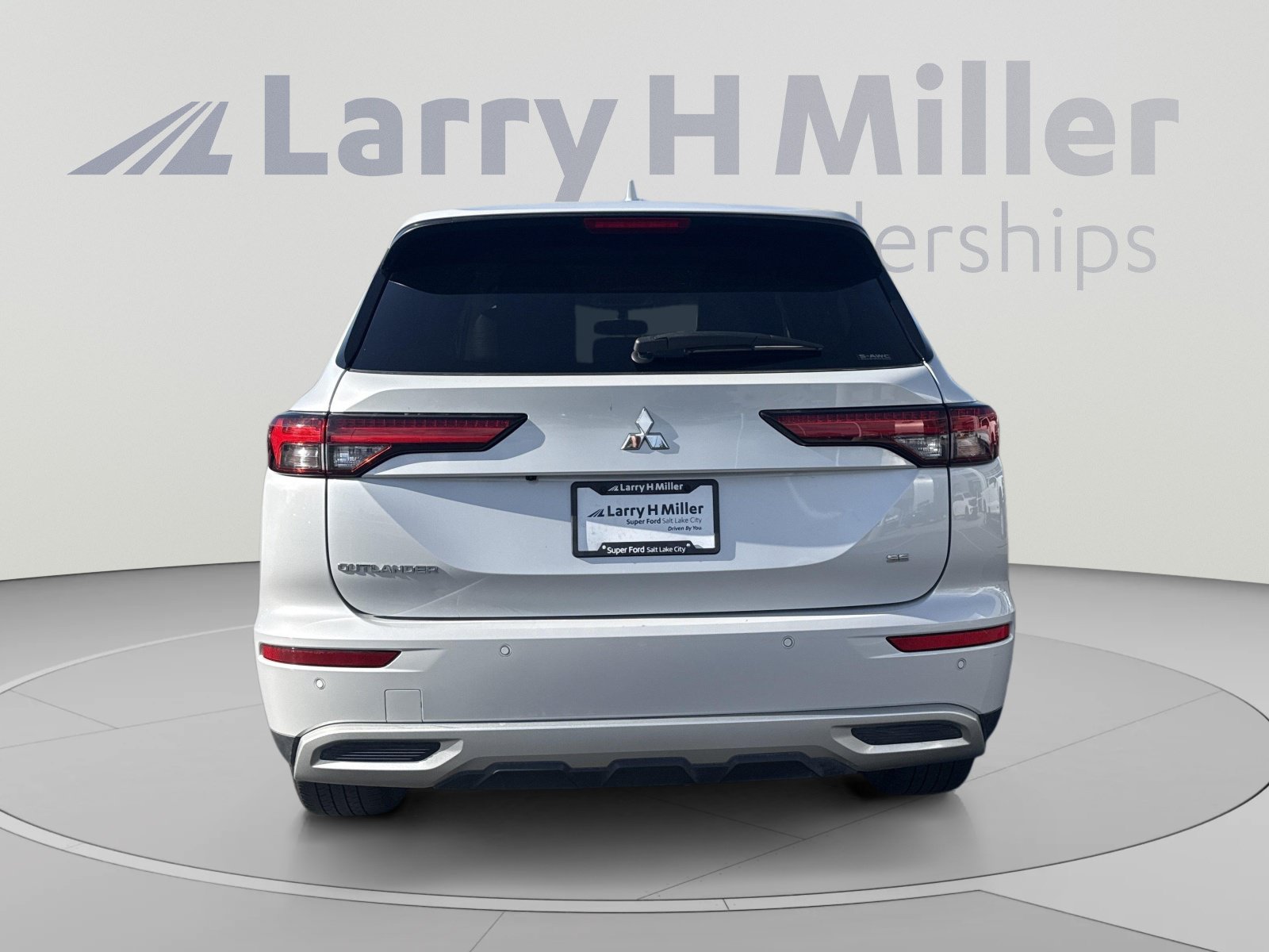 Used 2022 Mitsubishi Outlander SE AWD/4WD image 4