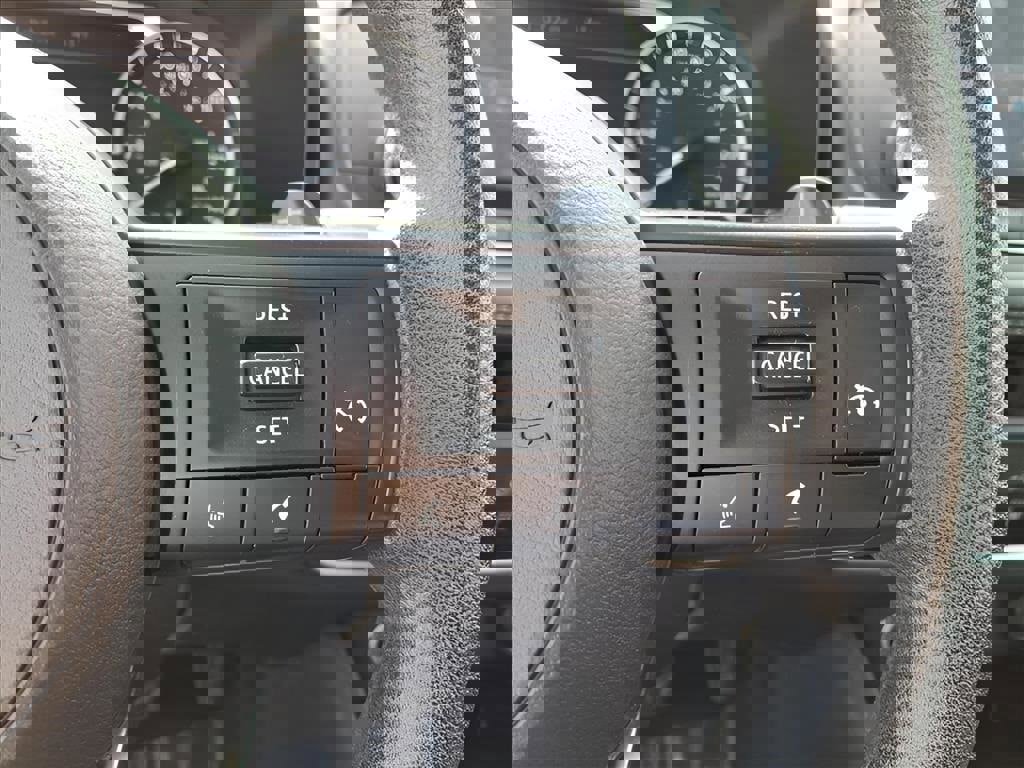 Used 2023 Nissan Rogue S image 23