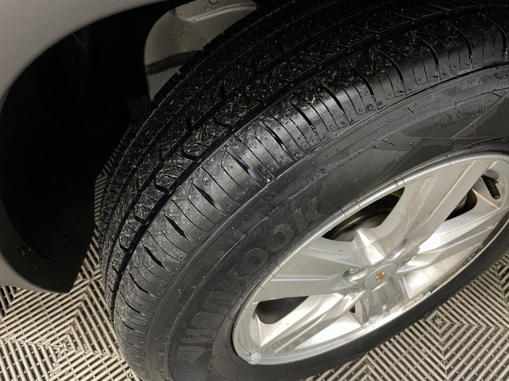 Certified 2019 Chevrolet Trax LT w/ LT Convenience Package image 44