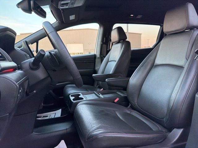 Used 2025 Honda Odyssey Sport-L image 13