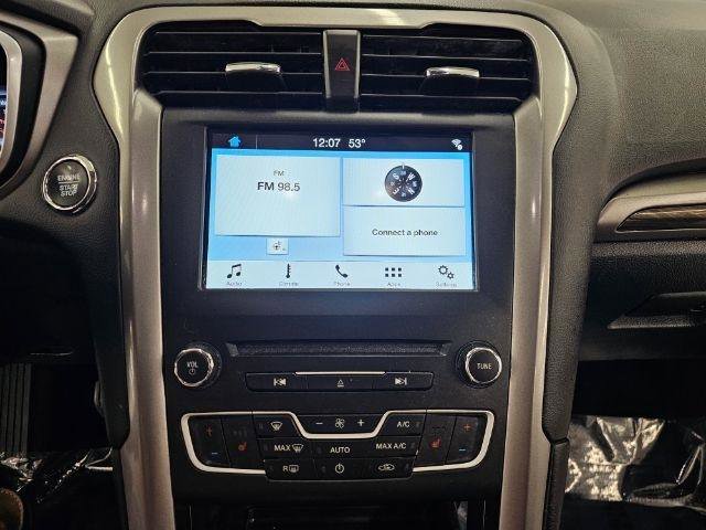 Used 2018 Ford Fusion SE w/ Equipment Group 602A FWD image 17
