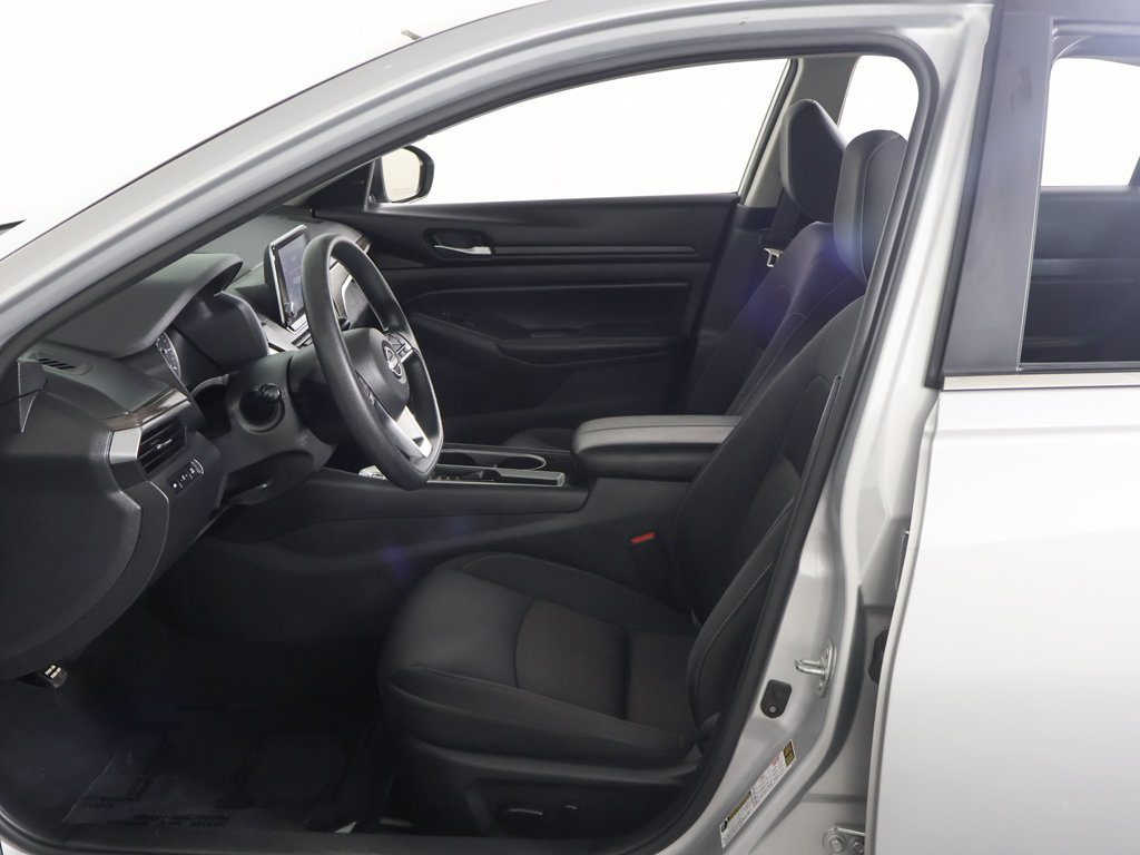 Used 2024 Nissan Altima 2.5 SV FWD image 21