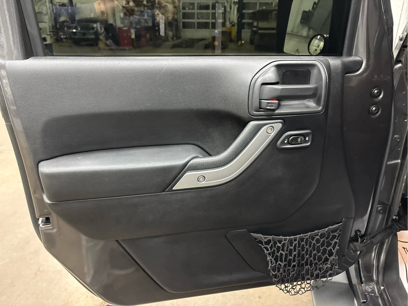 Used 2014 Jeep Wrangler Unlimited Sahara w/ Connectivity Group image 25