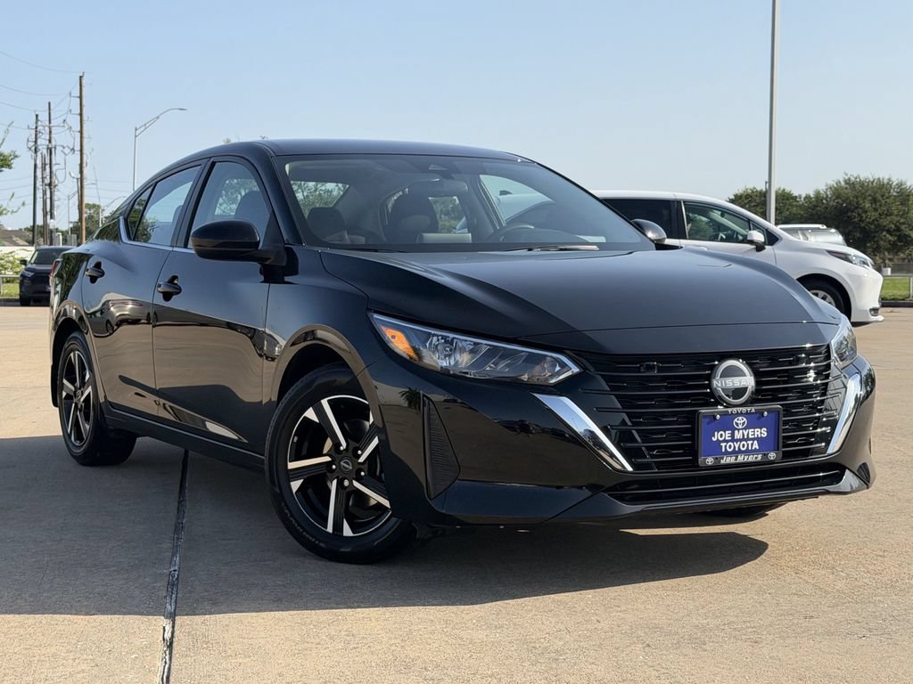 Used 2025 Nissan Sentra SV FWD image 2