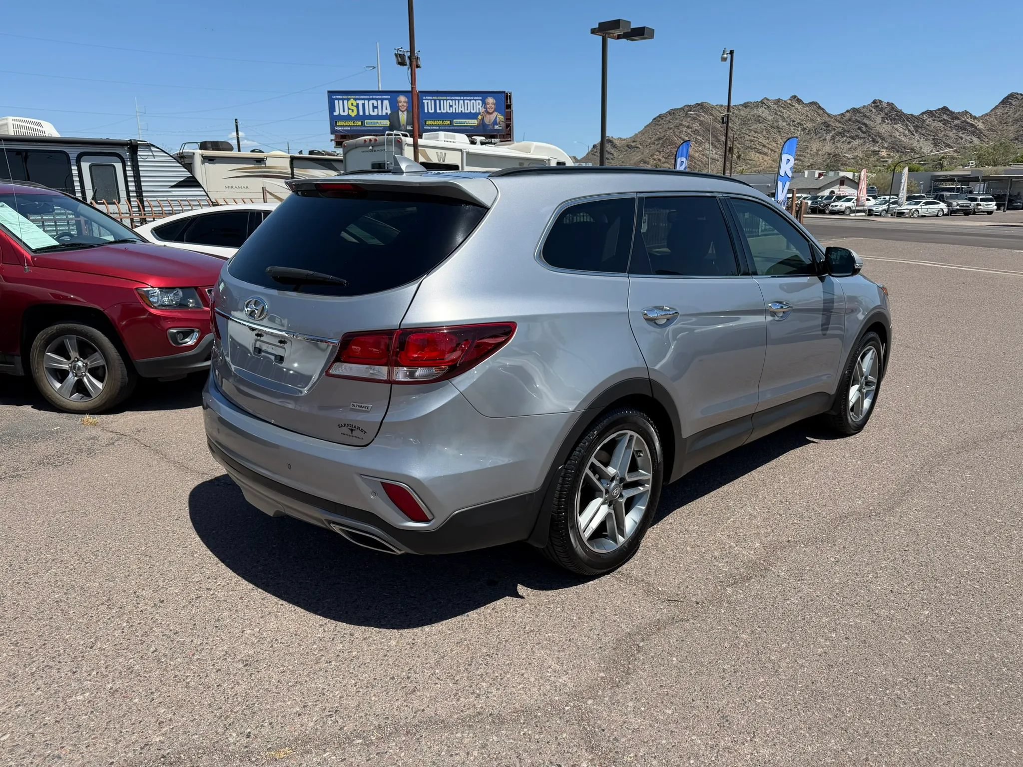 Used 2017 Hyundai Santa Fe FWD w/ Cargo Package image 5