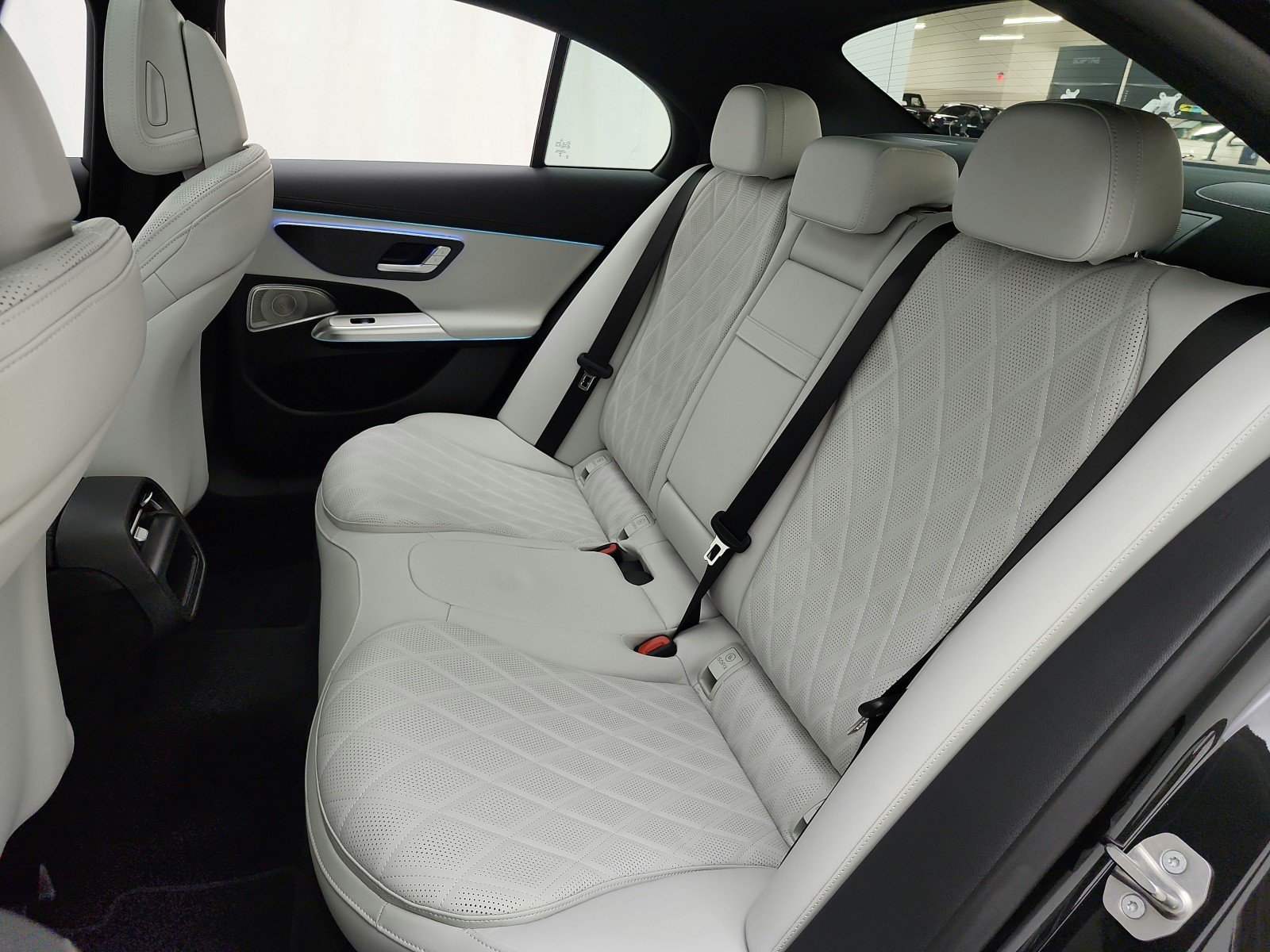 New 2027 Mercedes-Benz E 450 4MATIC Sedan image 11