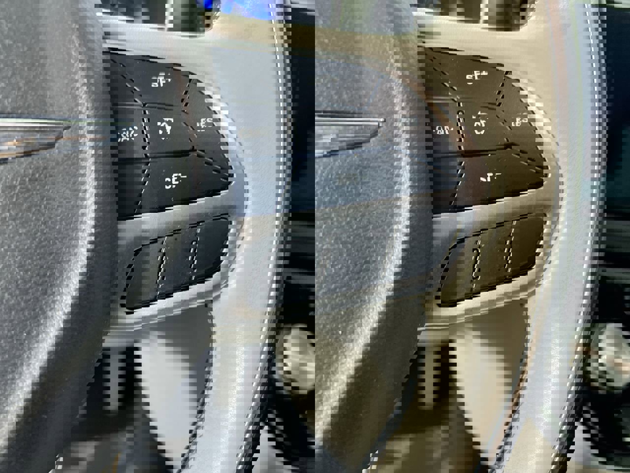 Used 2018 Chrysler Pacifica Limited image 17