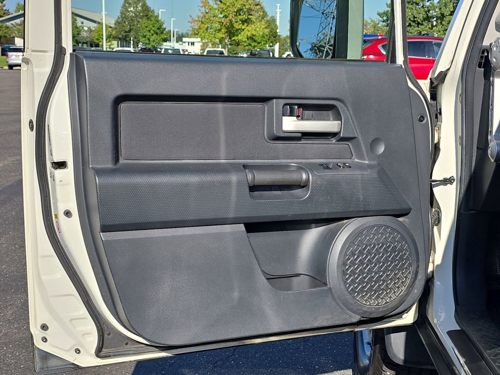 Used 2013 Toyota FJ Cruiser 4WD image 26