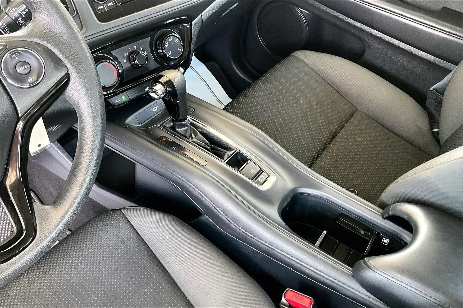 Used 2019 Honda HR-V LX image 15