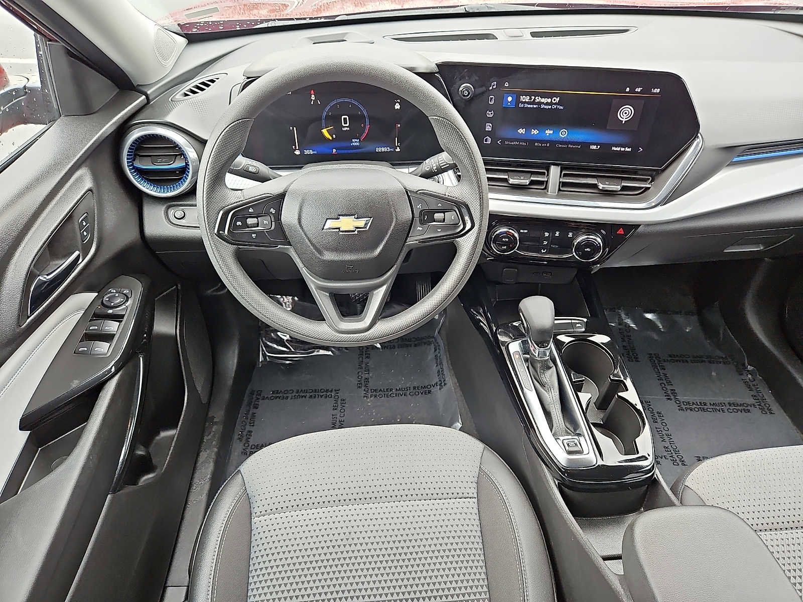 Used 2025 Chevrolet Trax LT image 11
