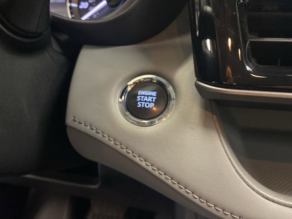 Used 2023 Toyota Highlander L image 24