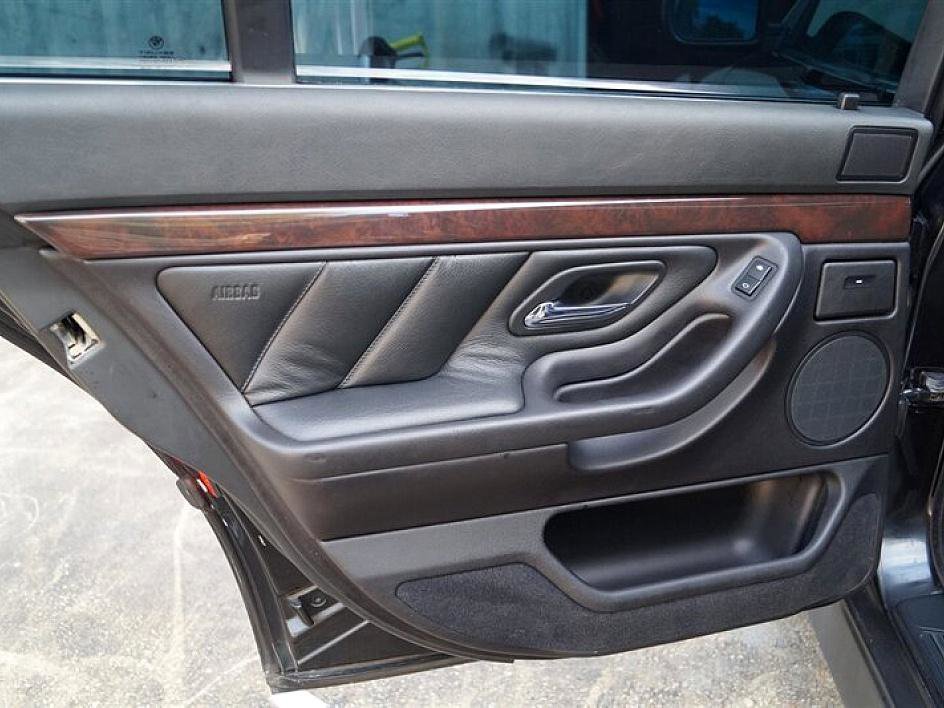 Used 1998 BMW 735i image 23