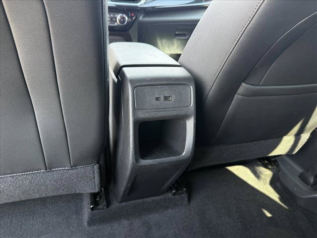 Used 2024 Chevrolet Trax RS w/ Sunroof Package FWD image 24