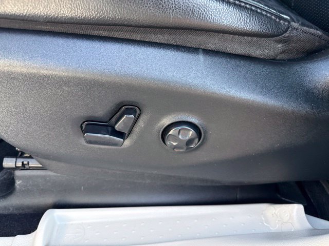 Used 2019 Chrysler Pacifica Touring-L FWD image 15