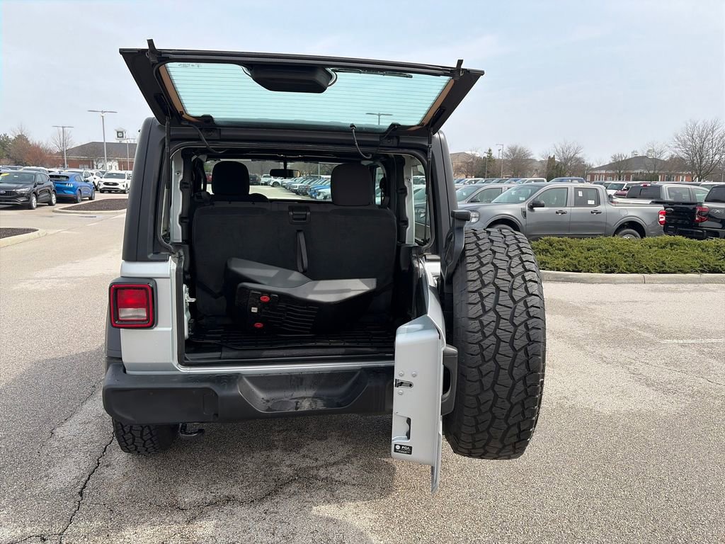 Used 2023 Jeep Wrangler Sport image 40