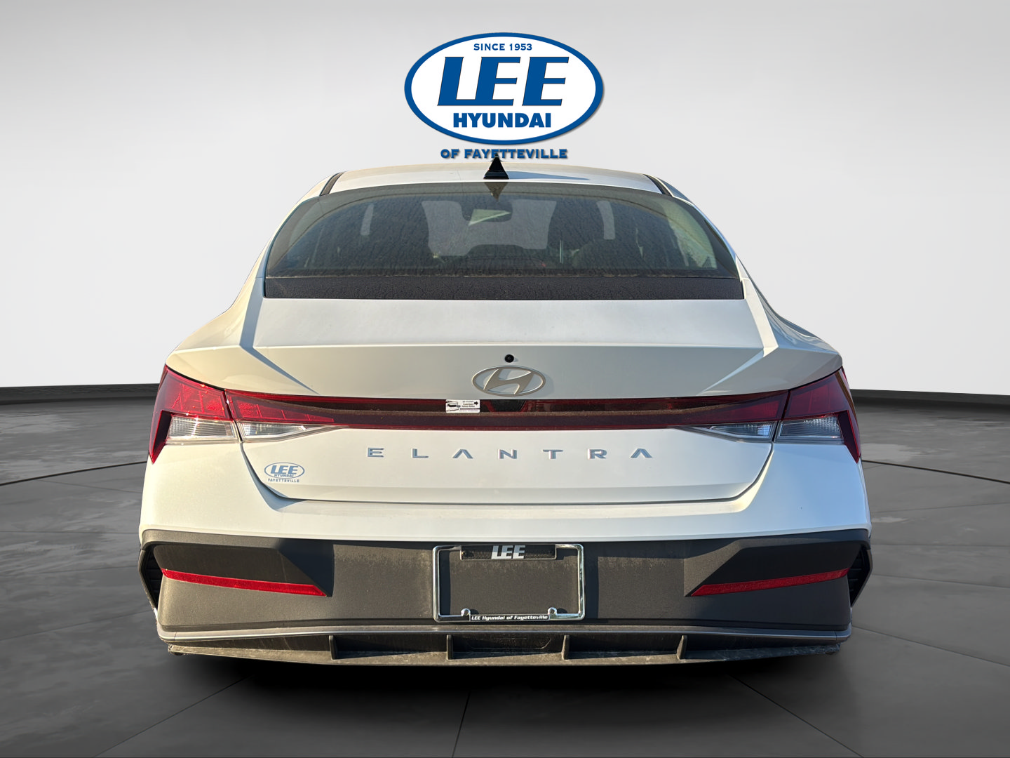 Certified 2026 Hyundai Elantra SE FWD image 4