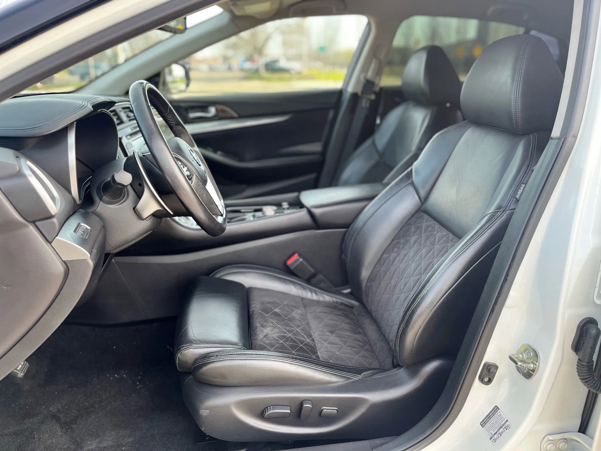 Used 2016 Nissan Maxima SR FWD image 10
