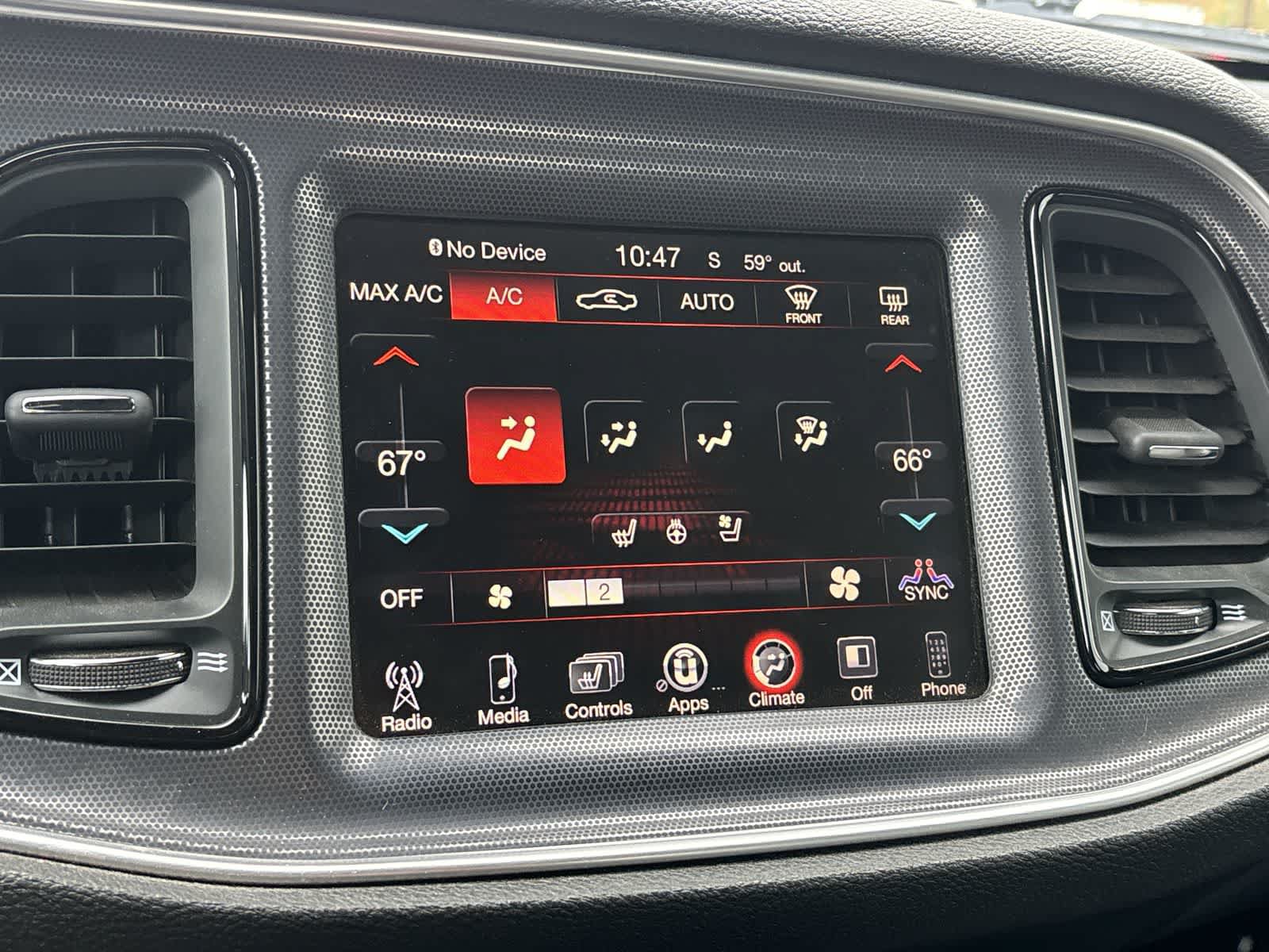 Used 2015 Dodge Challenger SRT RWD image 19