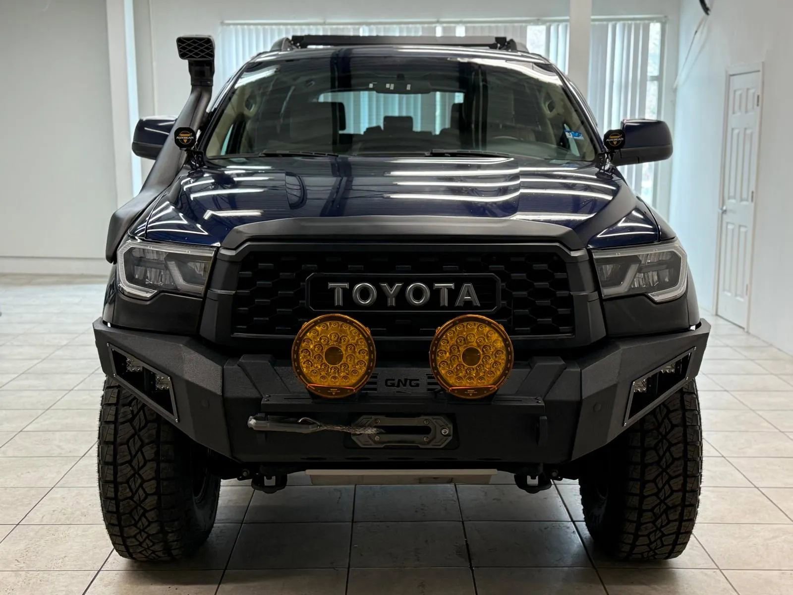 Used 2008 Toyota Sequoia SR5 image 2