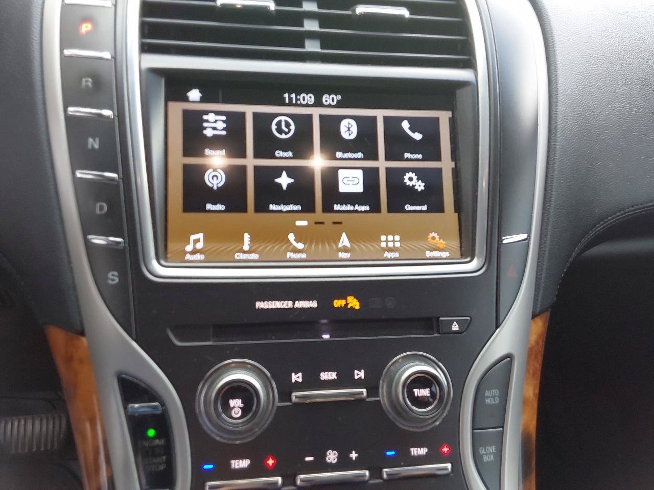 Used 2018 Lincoln MKX Select w/ Select Plus Package AWD/4WD image 11