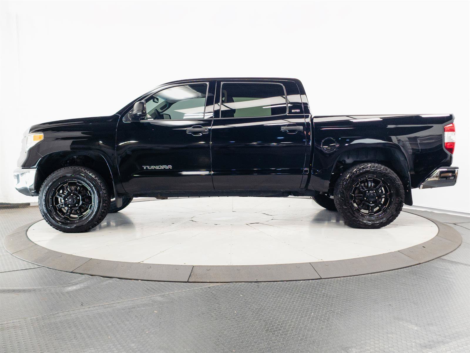 Used 2016 Toyota Tundra SR5 w/ SR5 Upgrade Package RWD image 6
