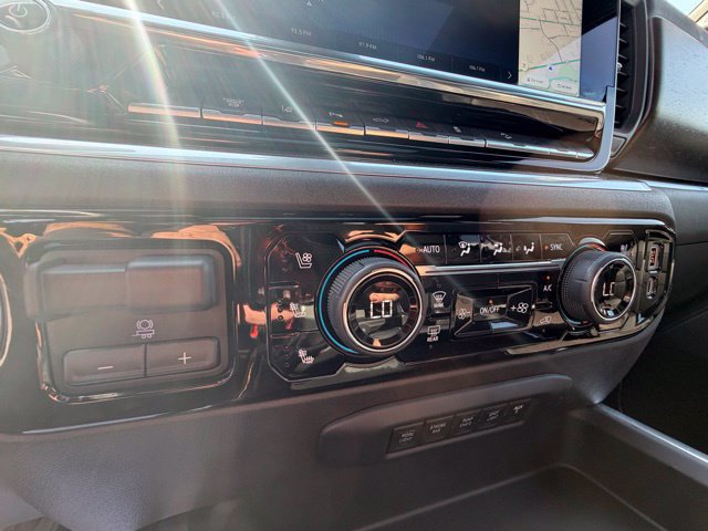 Used 2025 Chevrolet Silverado 3500 High Country w/ High Country Premium Package AWD/4WD image 26