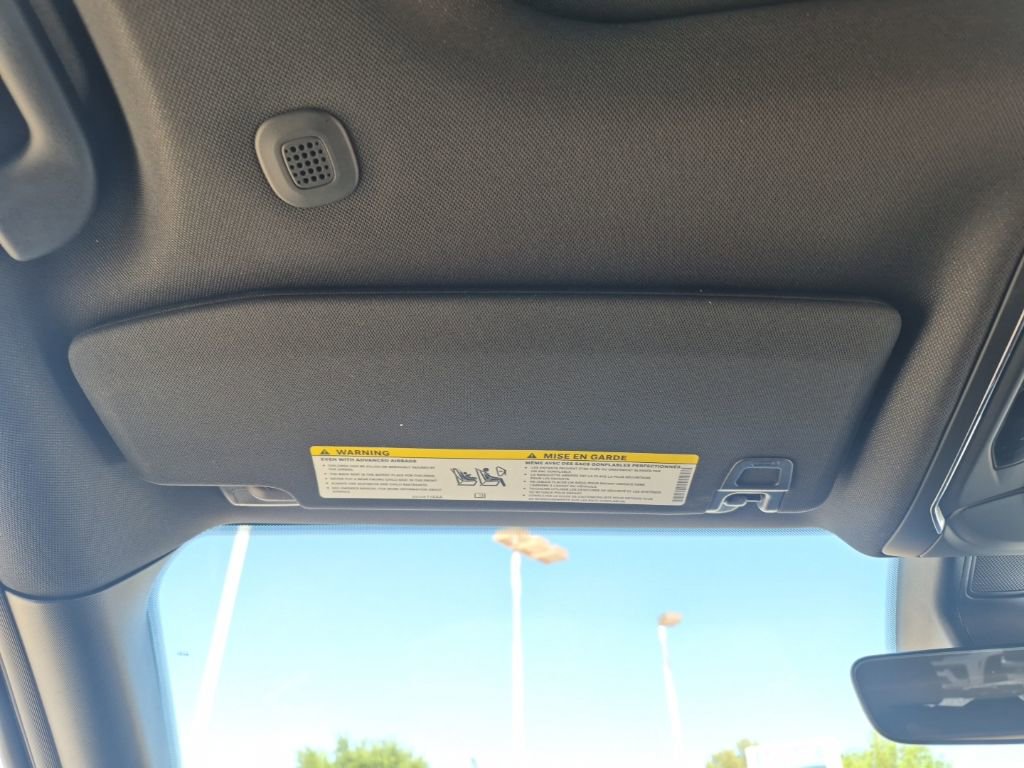 Used 2025 Jeep Grand Cherokee Altitude image 43