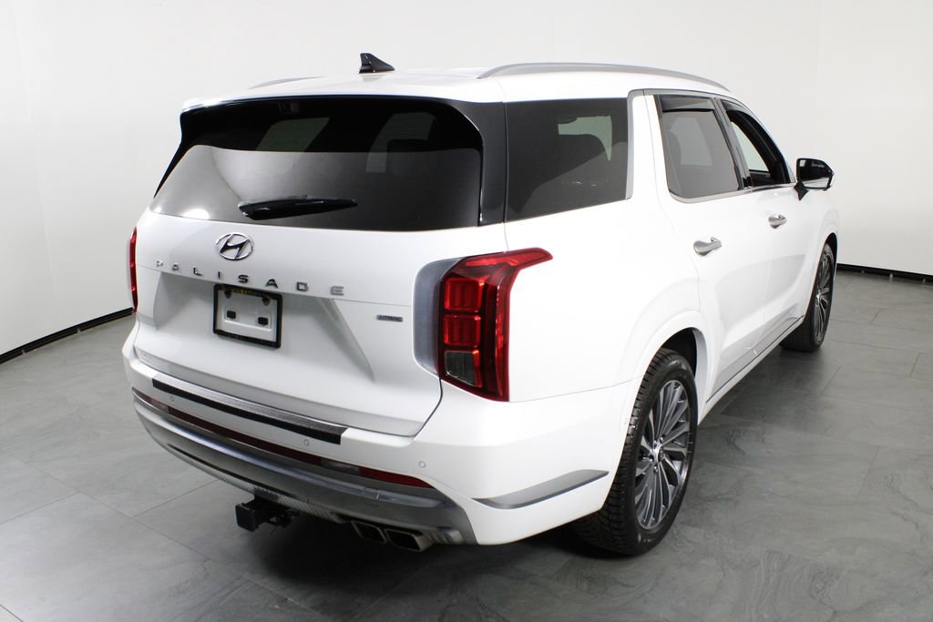 Used 2023 Hyundai Palisade Calligraphy image 14