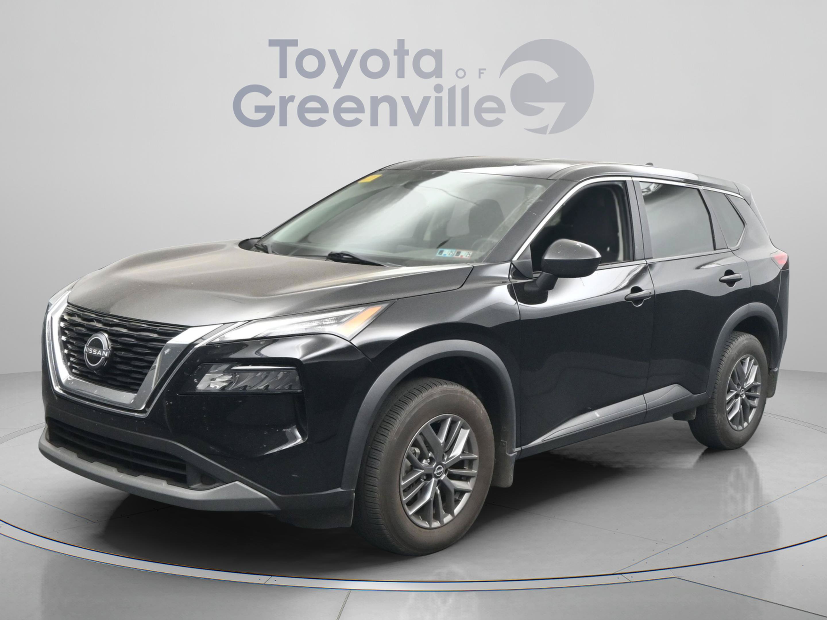 Used 2023 Nissan Rogue S AWD/4WD image 2