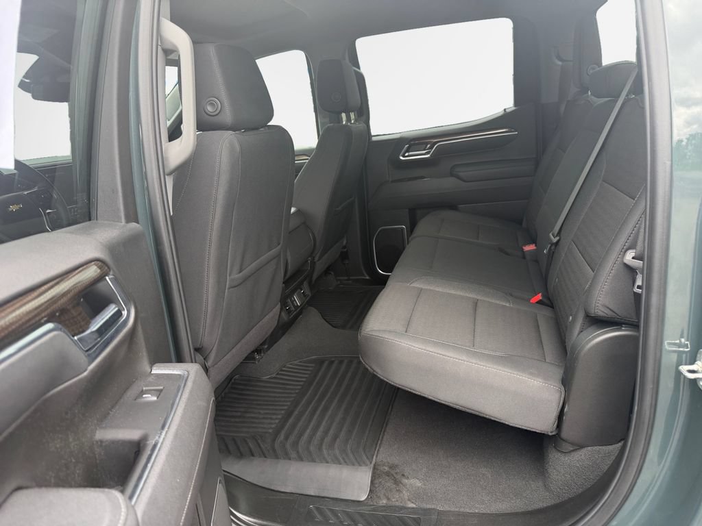 Certified 2025 Chevrolet Silverado 1500 LT AWD/4WD image 24