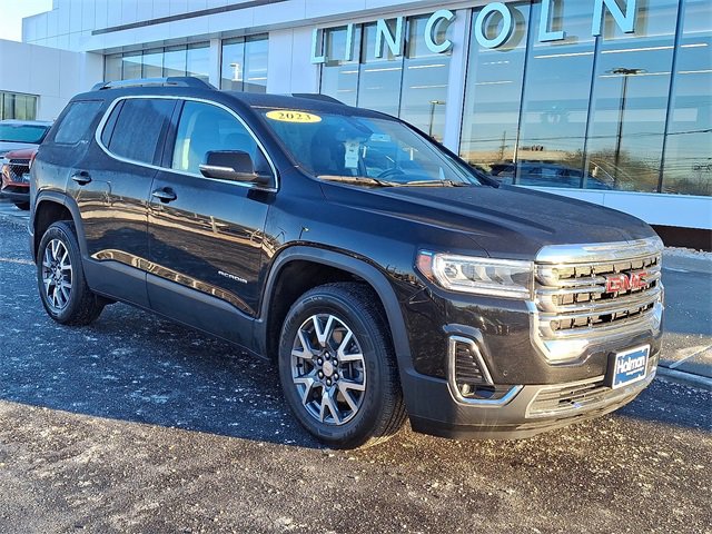 Used 2023 GMC Acadia SLT image 2