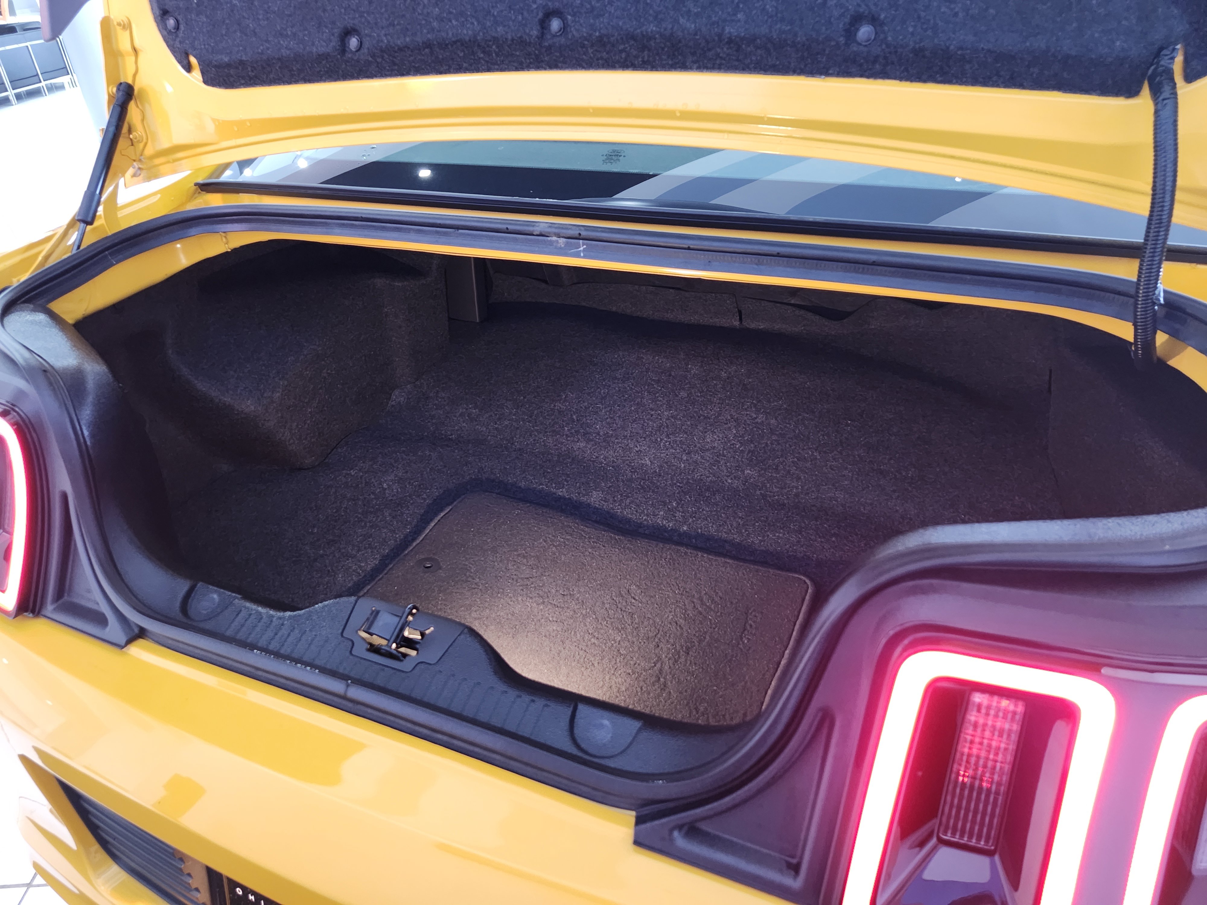 Used 2013 Ford Mustang Boss 302 RWD image 19