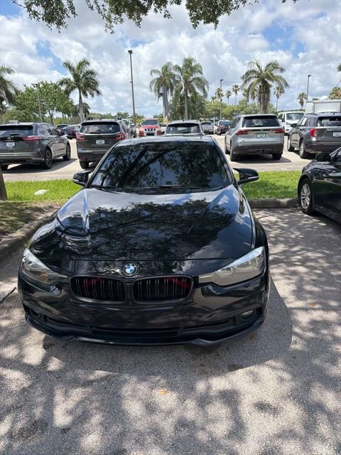Used 2017 BMW 320i Sedan RWD image 3
