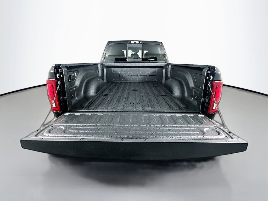 New 2025 RAM 3500 Limited w/ Towing Technology Group image 17