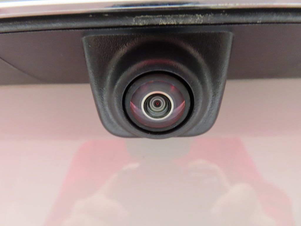 Used 2024 GMC Yukon XL SLT w/ SLT Premium Package image 35