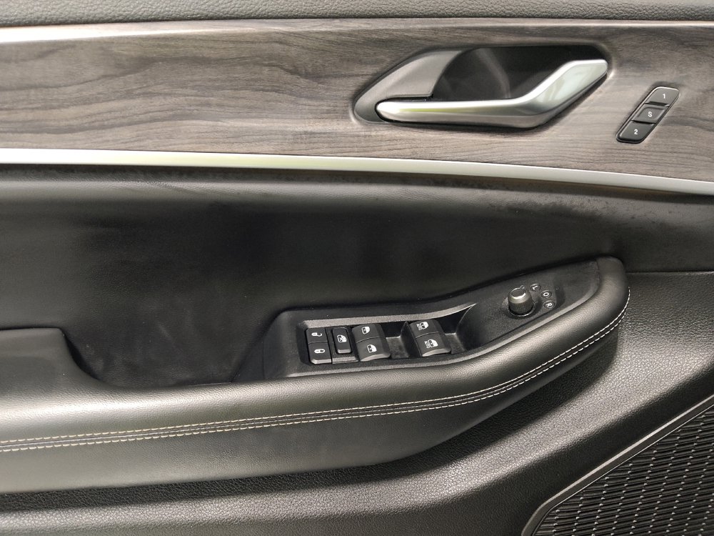Used 2023 Jeep Grand Cherokee Limited AWD/4WD image 27