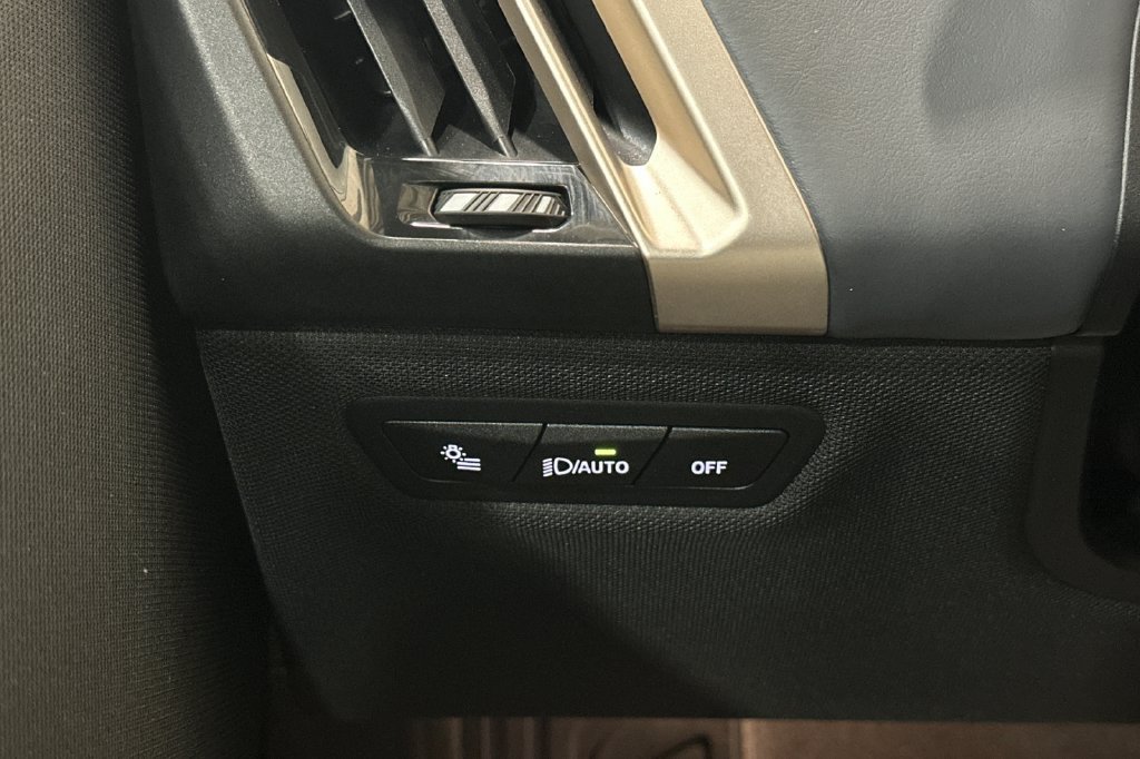 Certified 2023 BMW iX M60 AWD/4WD image 33