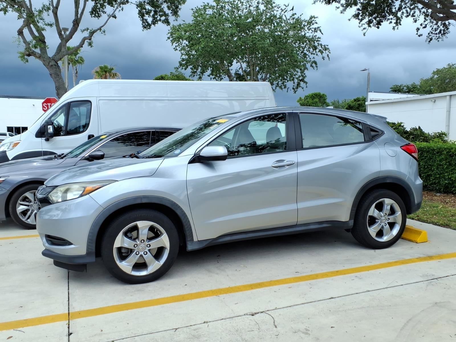 Used 2018 Honda HR-V LX image 5