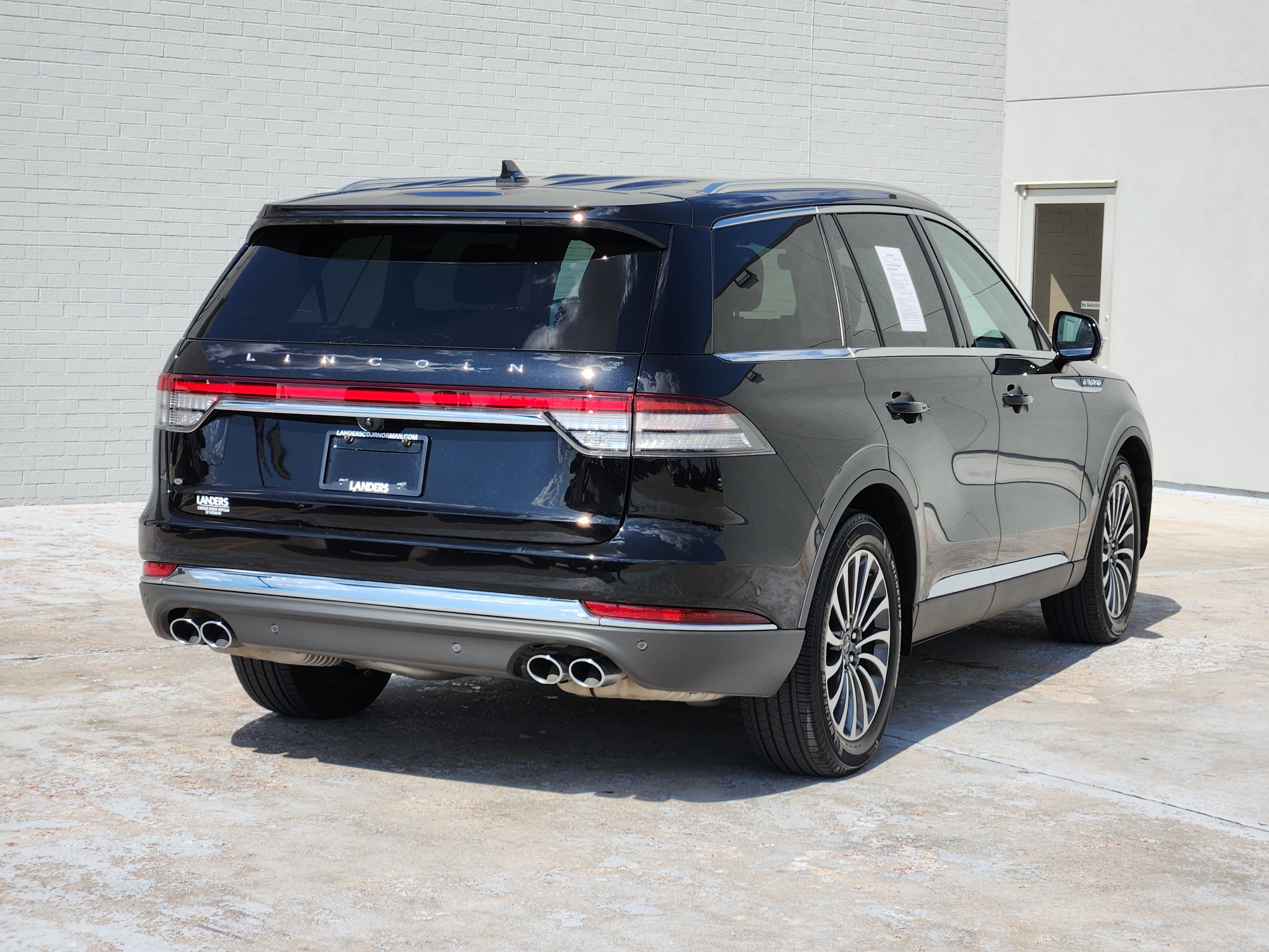 Used 2023 Lincoln Aviator Reserve w/ Equipment Group 201A RWD image 8