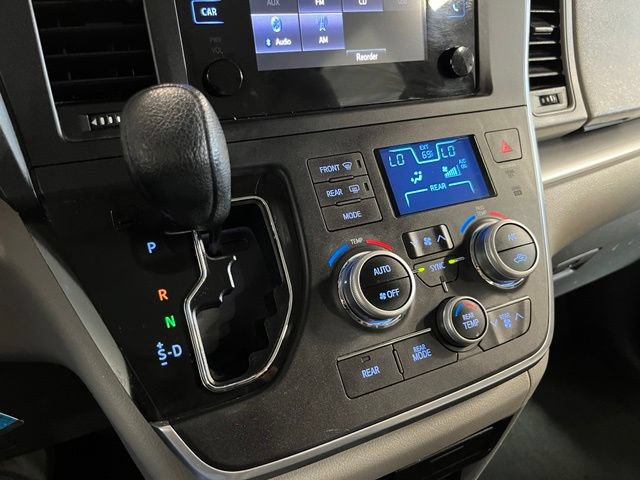 Used 2017 Toyota Sienna L FWD image 24