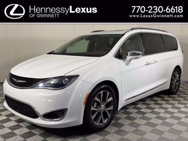 Used 2018 Chrysler Pacifica Limited w/ Tire & Wheel Group