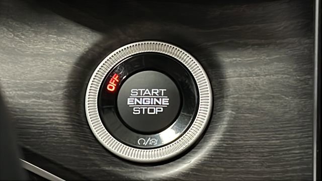 Used 2023 Jeep Grand Cherokee L Limited image 22