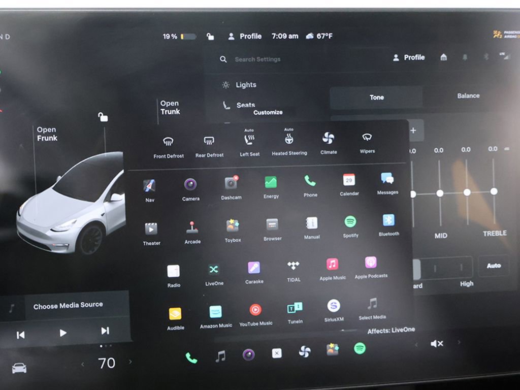 Used 2021 Tesla Model Y Long Range image 60