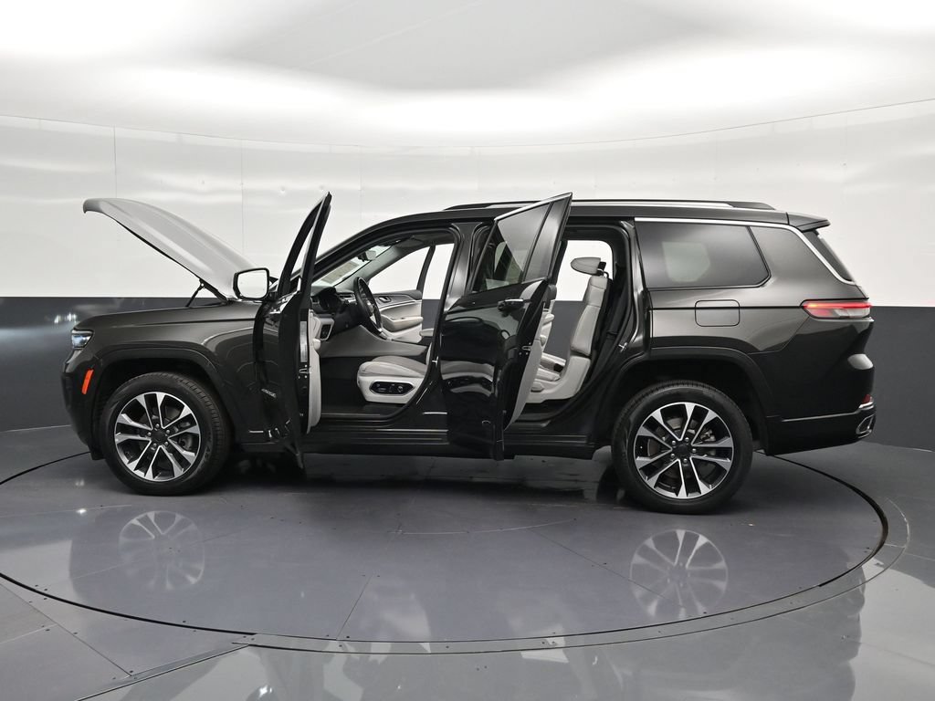 Used 2021 Jeep Grand Cherokee L Overland w/ Luxury Tech Group IV AWD/4WD image 41