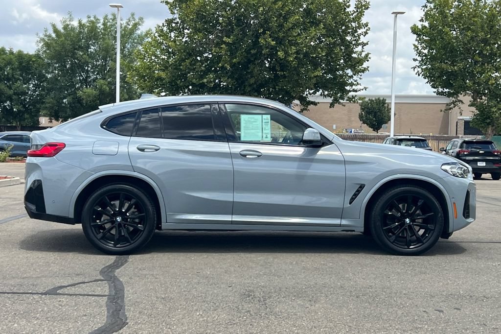 Used 2023 BMW X4 xDrive30i w/ M Sport Package AWD/4WD image 3