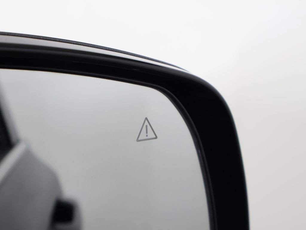 Used 2023 Kia Sorento LX image 37